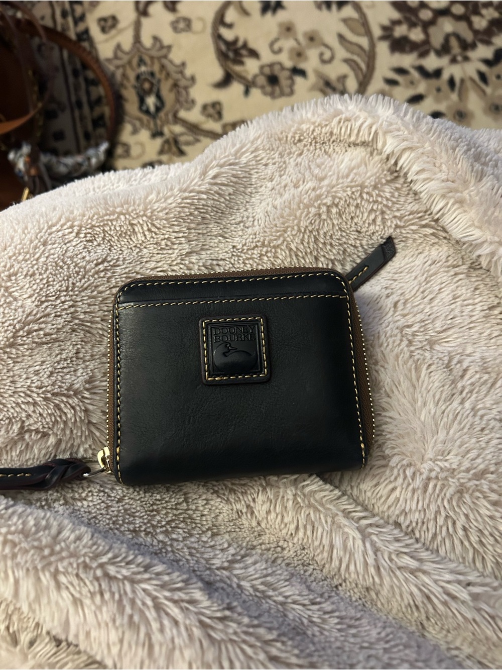 EUC Dooney and Bourke Florentine Small Zip Around
Wallet in Navy